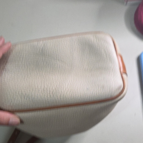 Dooney & Bourke Cream and Tan Shoulder Bag - Picture 5 of 6
